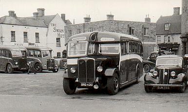 coach_biggleswade_1950s.jpg (32686 bytes)