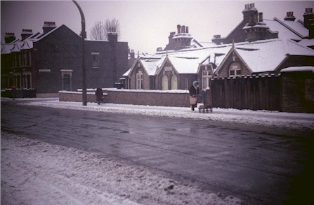 forsters_almshouses-philip_lane_snow_1963.jpg (38219 bytes)