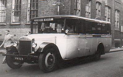 horseshoecoach1933.jpg (34831 bytes)