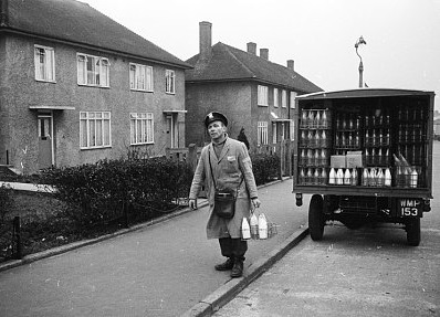 milkman_1950s.jpg (53387 bytes)