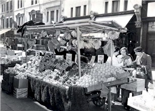portobello_market_1958.jpg (33693 bytes)