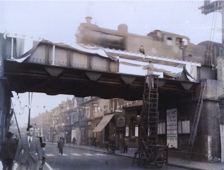 seven_sisters_station_coronation1953.jpg (40347 bytes)