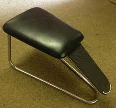 shoe_fitting_stool.jpg (6275 bytes)
