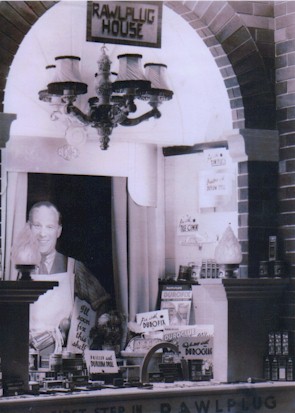 shop_display.jpg (36818 bytes)