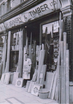 shop_front.jpg (42273 bytes)