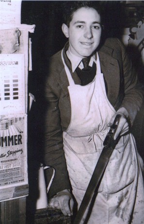 shop_worker.jpg (41269 bytes)