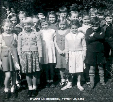 st_anns_junior_school_1958.jpg (55465 bytes)