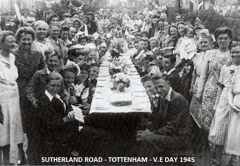 sutherland_road_ve_day_1945.jpg (81469 bytes)
