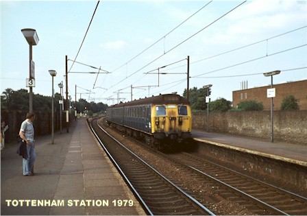 tottenham_station_1979.jpg (44262 bytes)