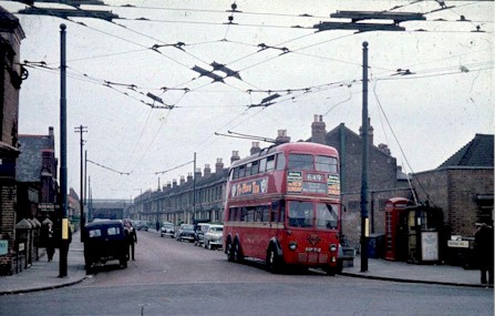 trolleybus_route649_early1960s.jpg (46442 bytes)