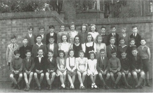 downhills_central_school_fred_hardy.jpg (50418 bytes)