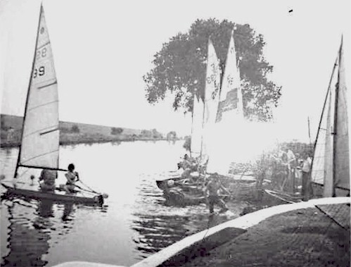 lea_valley_weekend_regatta_1969.jpg (46431 bytes)