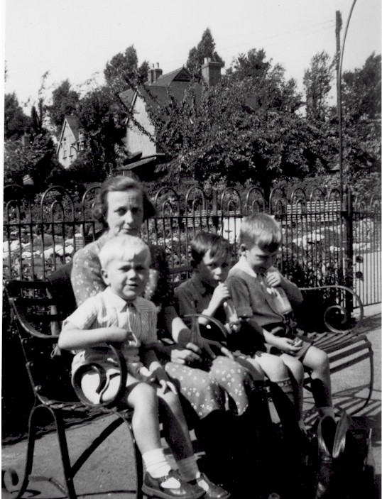 pearman_family_downhills_park.jpg (123269 bytes)