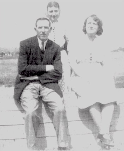 queenie_gardener_1939.jpg (30944 bytes)