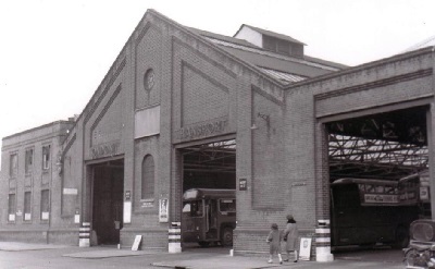 tottenham_garage_1960s.jpg (37532 bytes)